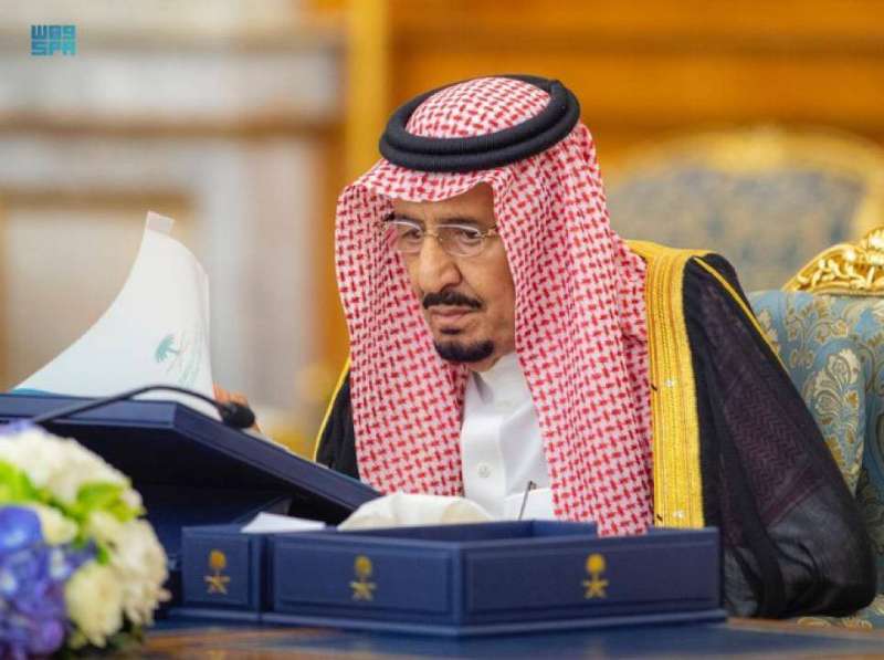 خادم الحرمين مترئساً جلسة مجلس الوزراء السعودي مساء الثلاثاء
