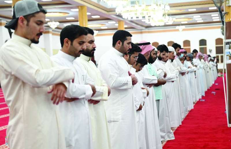 تراصت الصفوف في صلاة القيام
