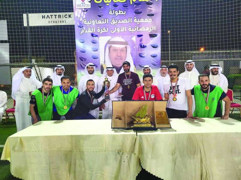 تكريم الفائزين في بطولة كرة القدم