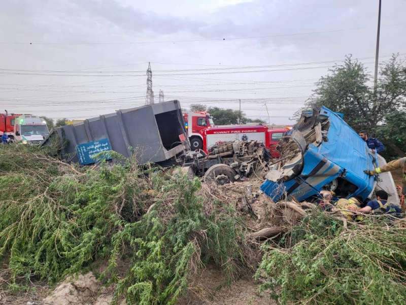 وفاة بنغلاديشيين وإصابة ثالث بانقلاب شاحنة على الدائري السابع  