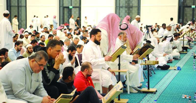 جانب من التهجد في مسجد الغانم والخرافي