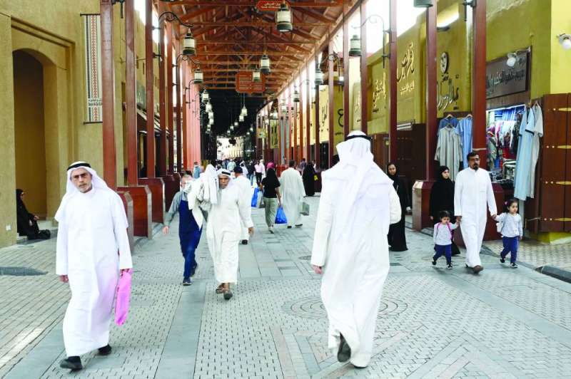 
سوق المباركية حزين رغم المناسبات السعيدة