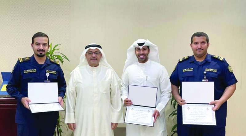 الفهد خلال تكريمه رجال الجمارك