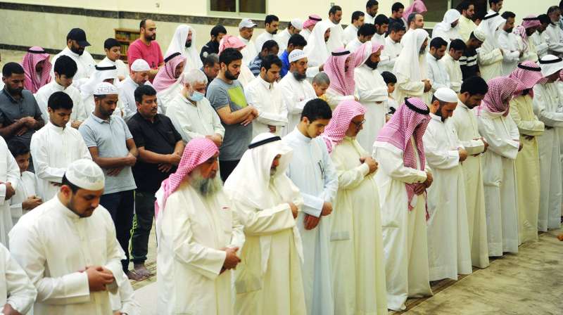 صلاة القيام (تصوير سعود سالم)