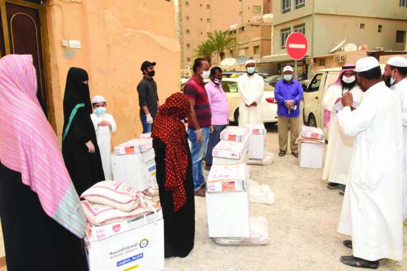 جانب من توزيع الزكوات على مستحقيها