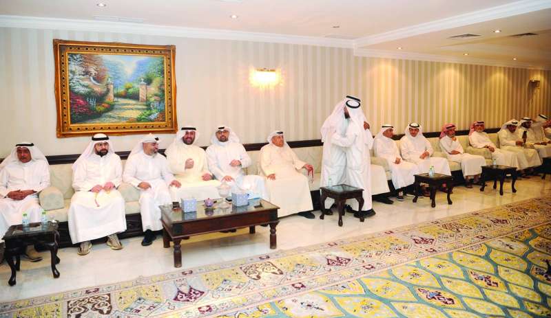 
جانب من الحضور في ديوان الشايع