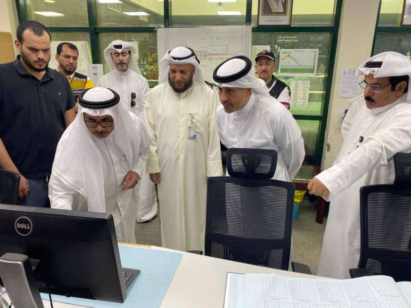 الوزير علي الموسى خلال الزيارة