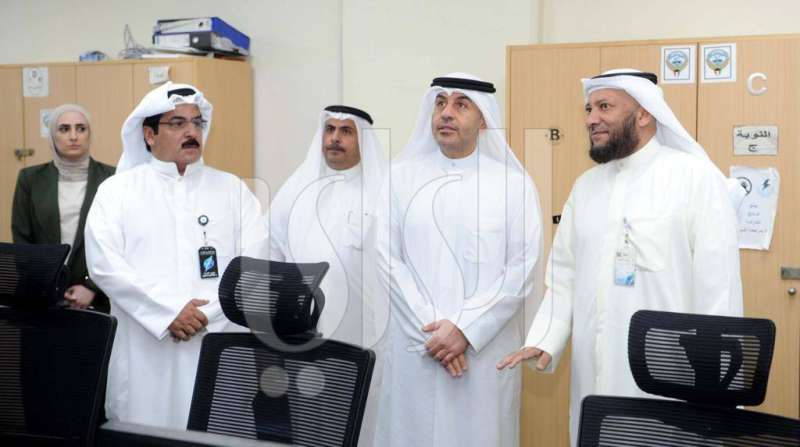 الوزير علي الموسى خلال الزيارة 