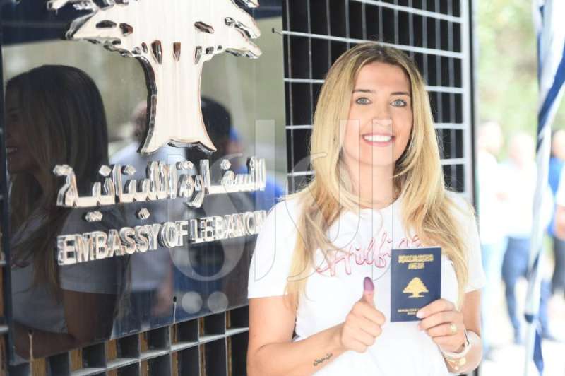 اللبنانيون في الكويت ينتخبون نوابهم
 