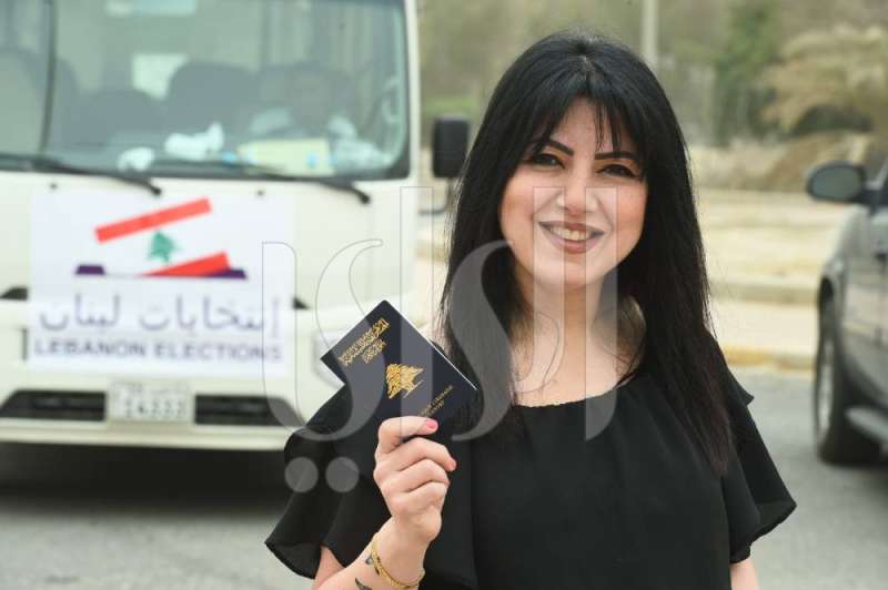اللبنانيون في الكويت ينتخبون نوابهم 