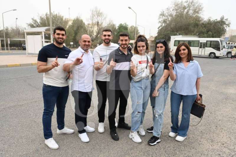 اللبنانيون في الكويت ينتخبون نوابهم 