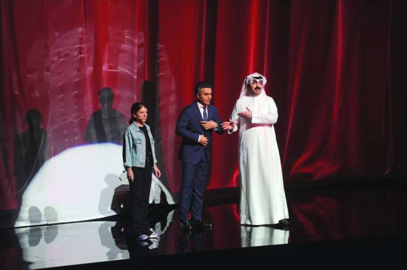 المايسترو أحمد العود يشارك في مشهد تمثيلي
