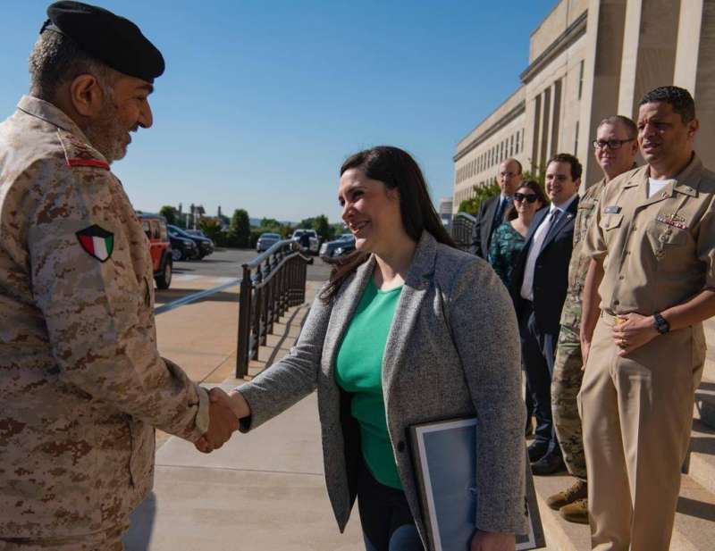 رئيس الأركان ونائب مساعد وزير الدفاع الأميركي