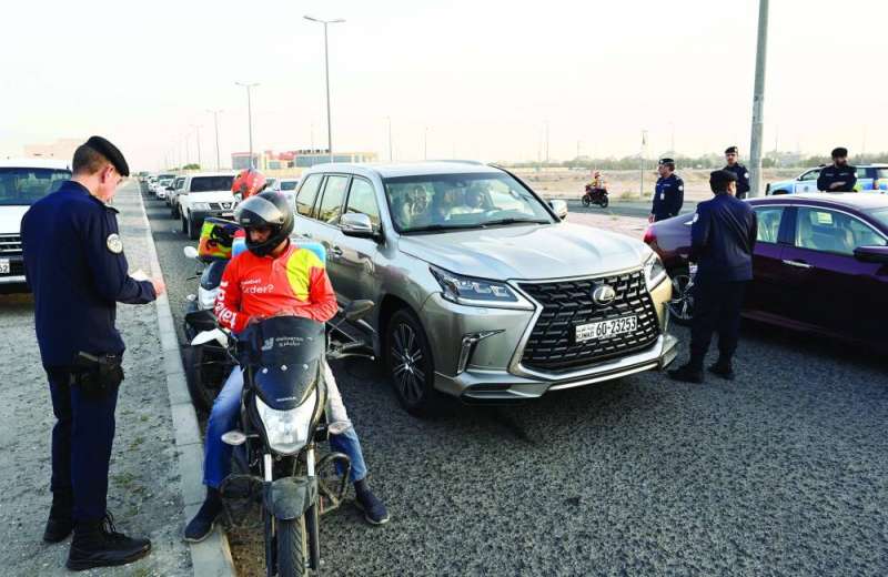 التدقيق على بيانات قائدي دراجات التوصيل