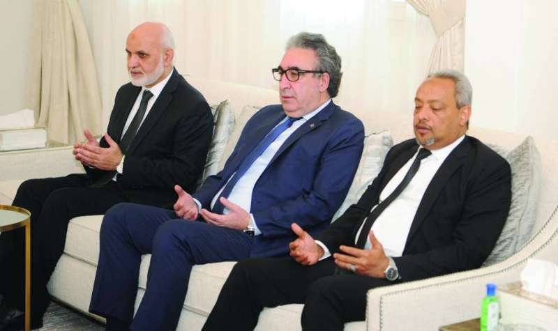 سفراء أفغانستان وأذربيجان وجيبوتي يقرأون الفاتحة