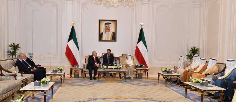 سمو نائب الأمير خلال استقباله رئيس محكمة التمييز التركية 