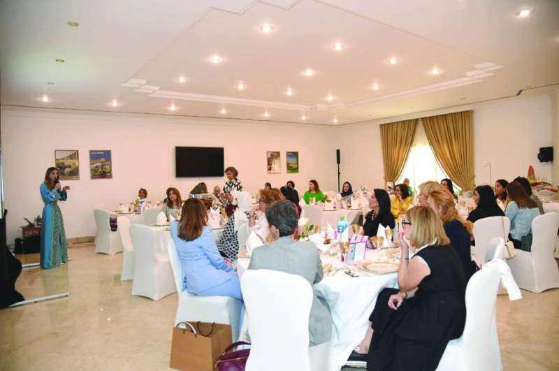 حرم السفير الأردني تتحدث في اللقاء