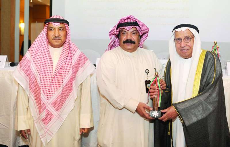 ومكرّماً إبراهيم العيد