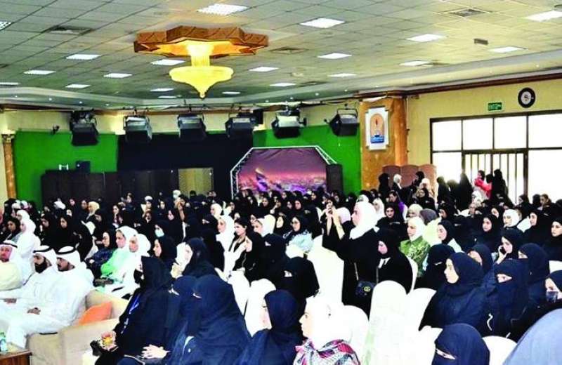 
جانب من المعلمات المشاركات في الملتقى
