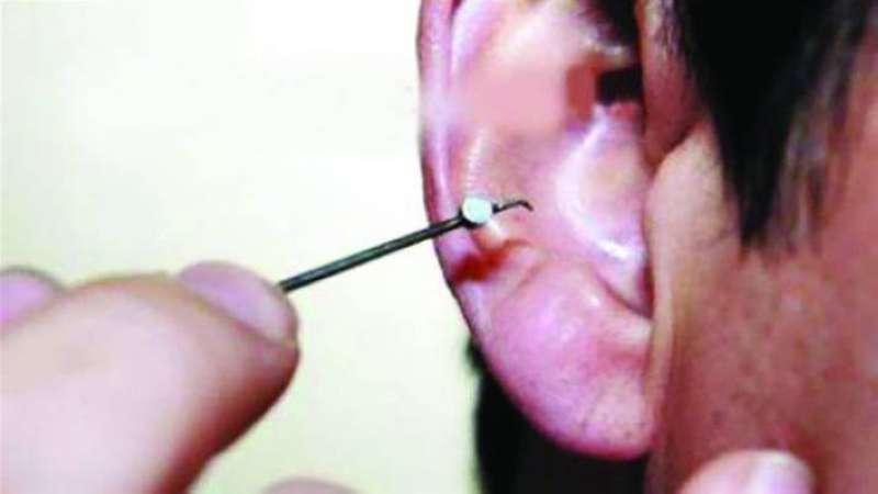 
سماعة دقيقة للأذن