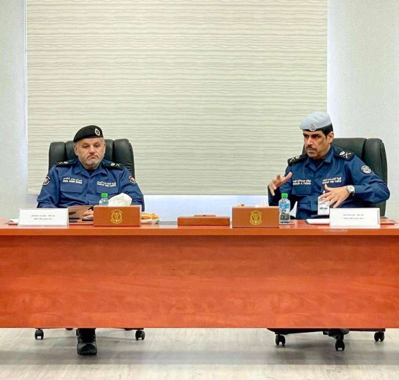 خلال الاجتماع