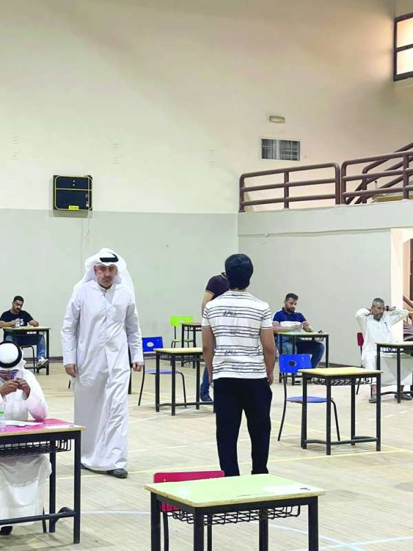 مدير منطقة حولي يتفقد بعض لجانها