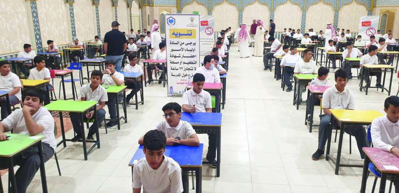 جانب من اختبارات المتوسطة في إحدى مدارس الجهراء
