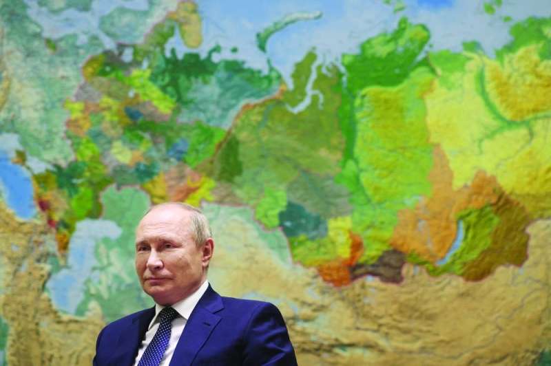 بوتين خلال مقابلة مع القناة الروسية الأولى في سوتشي (رويترز)