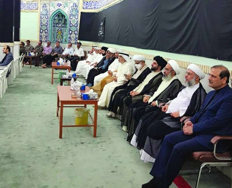 
السفير الإيراني وشخصيات دينية وبرلمانية خلال الاحتفال
