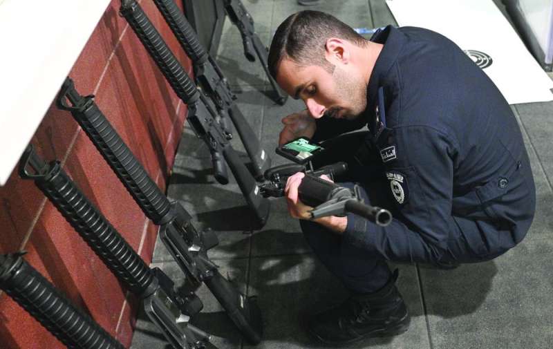 تجهيز البنادق للرماية 