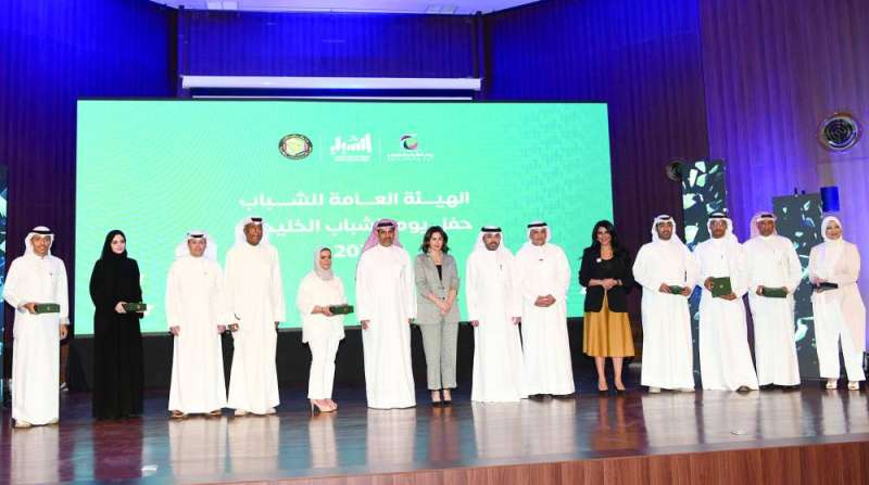 صورة جماعية للمكرمين
