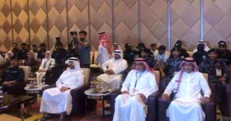 جانب من الحضور ويبدو رئيس اللجنة الأولمبية الكويتية