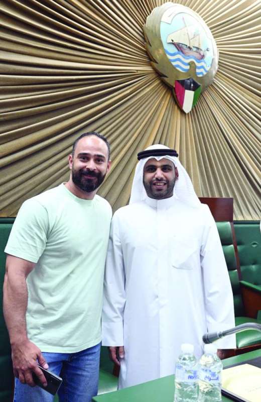 عبدالله المحري مع الزميل محمد أنور