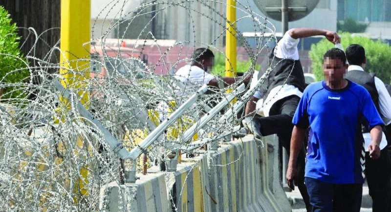 اكشاك الداخلية توزعت على مدخل ومخارج الجليب - نايف العقله (22)