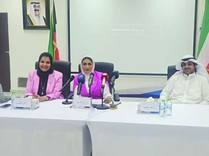 المتحدثون في الندوة
