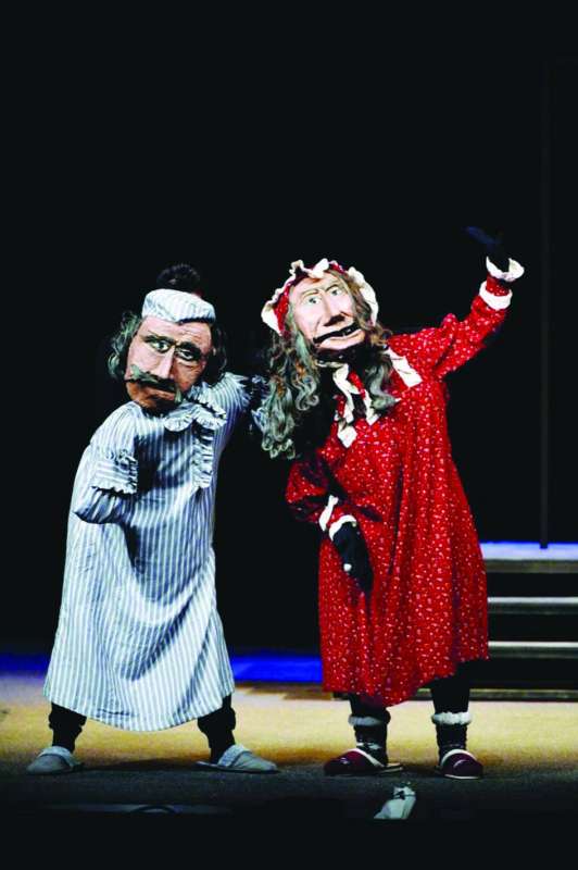 
من «الطابور السادس»
