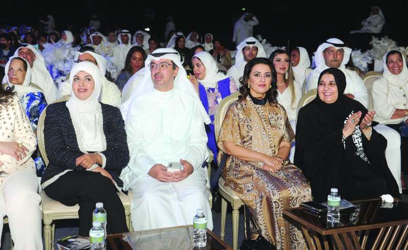 علي الراشد وأسرته في الحفل