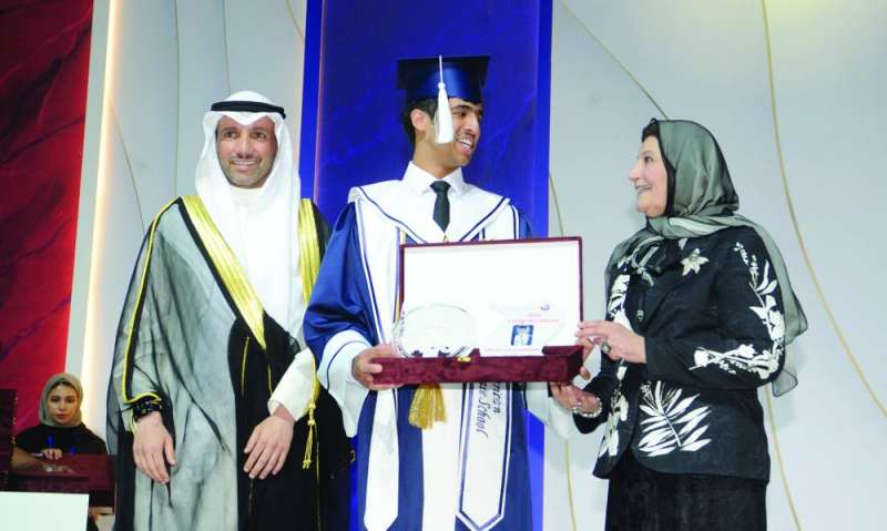 
الغانم والخرافي والخريج عبدالله الغانم
