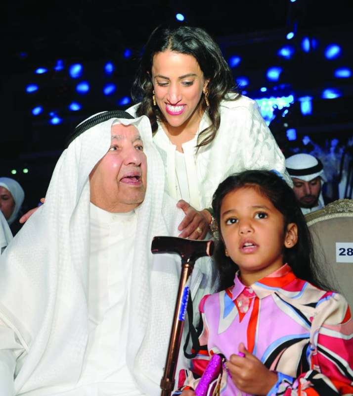 
الغانم مع حفيدته فايزة الغانم
