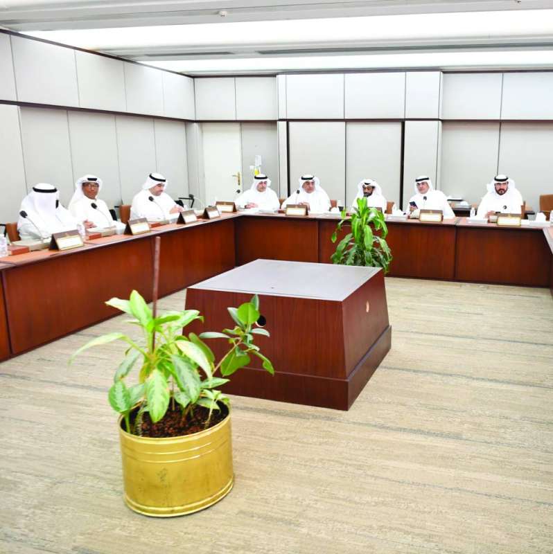 من اجتماع اللجنة المشتركة بحضور وزير المالية
