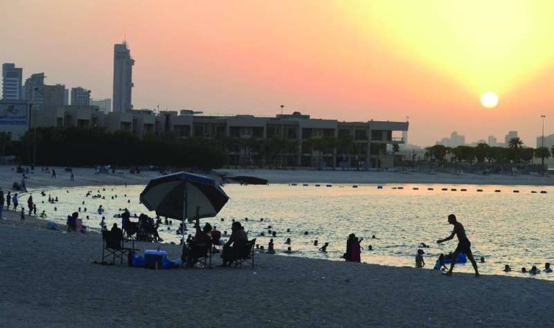 
رواد البحر بحاجة إلى مراكز تحميهم من غدر أمواجه
