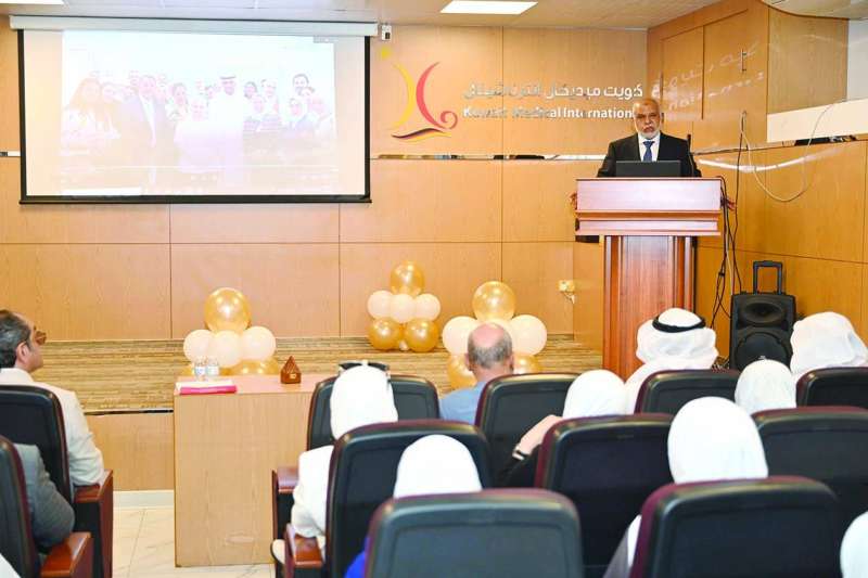 
محمد الجارالله متحدثاً في الاحتفال