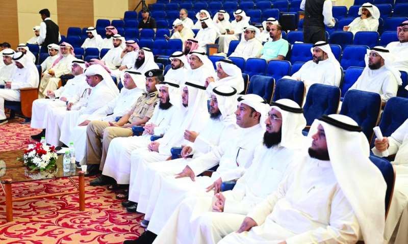 الحضور من رؤساء الحملات والفرق المشاركة