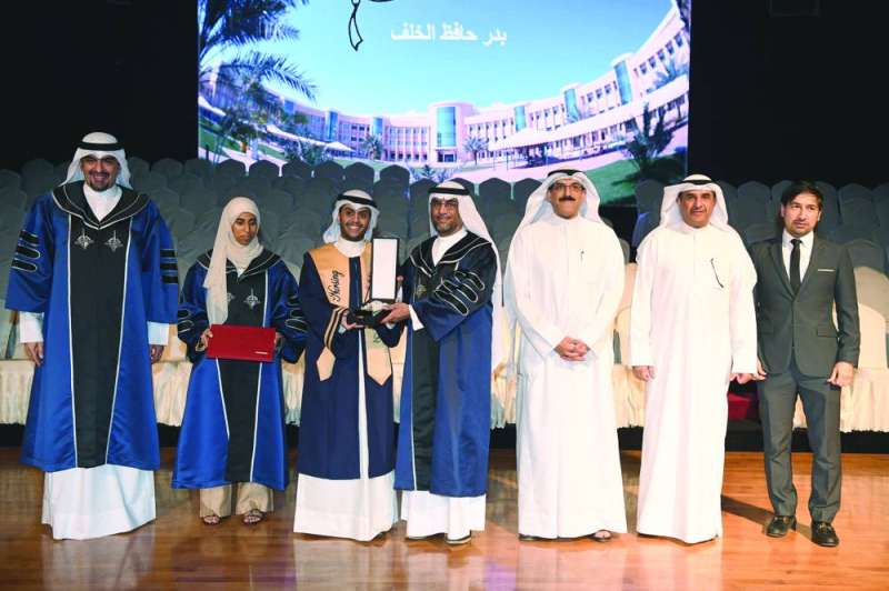 
تكريم أحد الخريجين
