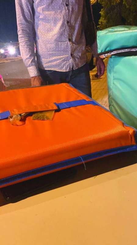  المضبوطات أمام المتهم