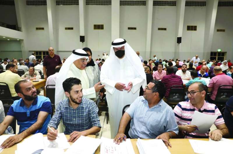 المضف متفقداً والمقصيد لجان الكنترول العلمي
