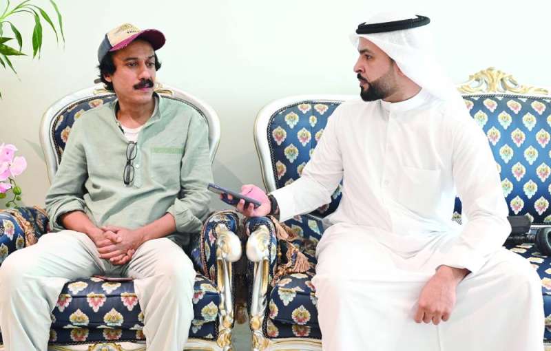 تركي اليوسف متحدثاً للزميل فيصل التركي
