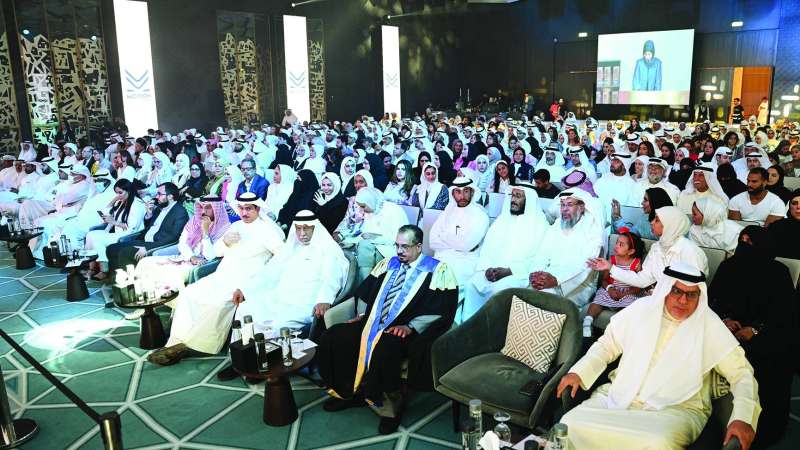 وزير الصحة يتقدم الحضور الحاشد في تخريج الدفعة	(تصوير نايف العقلة)
