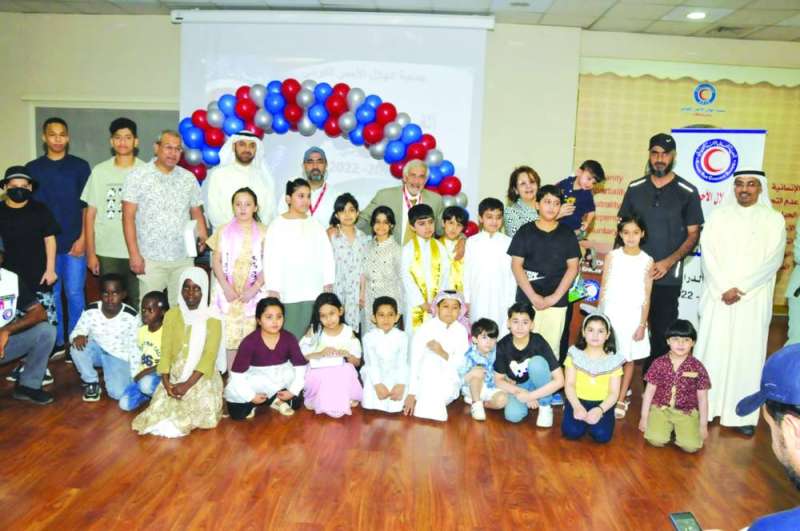 السايروالبرجس يتوسطان المكرمين