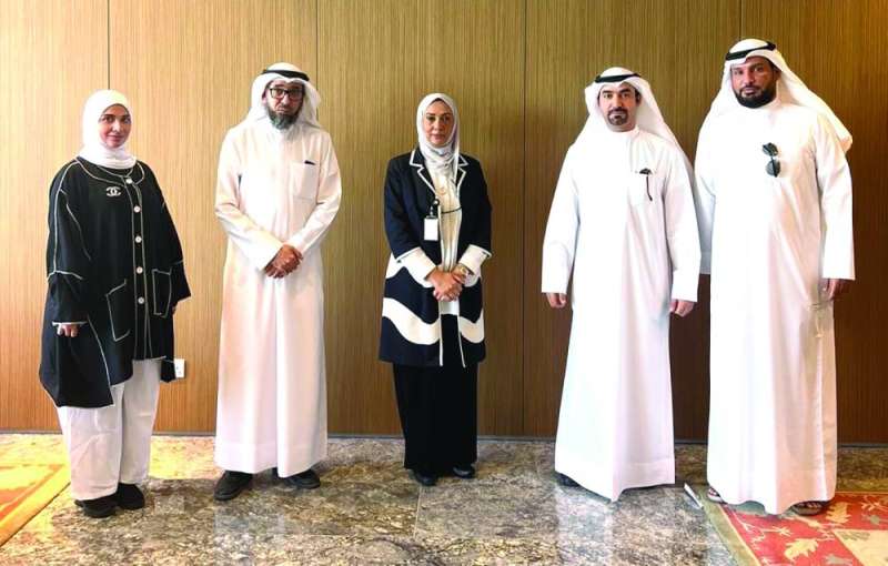 رجاء بوعركي وعادل العازمي وعدد من اعضاء «نقابة التربية»
